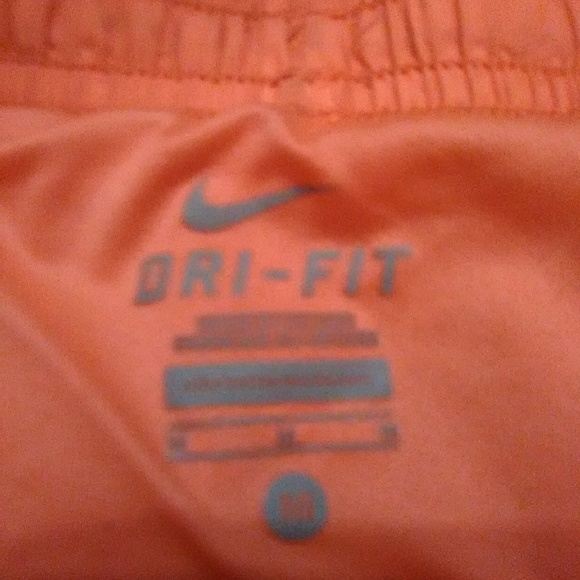 Nike dry -fit shorts - Picture 2 of 4